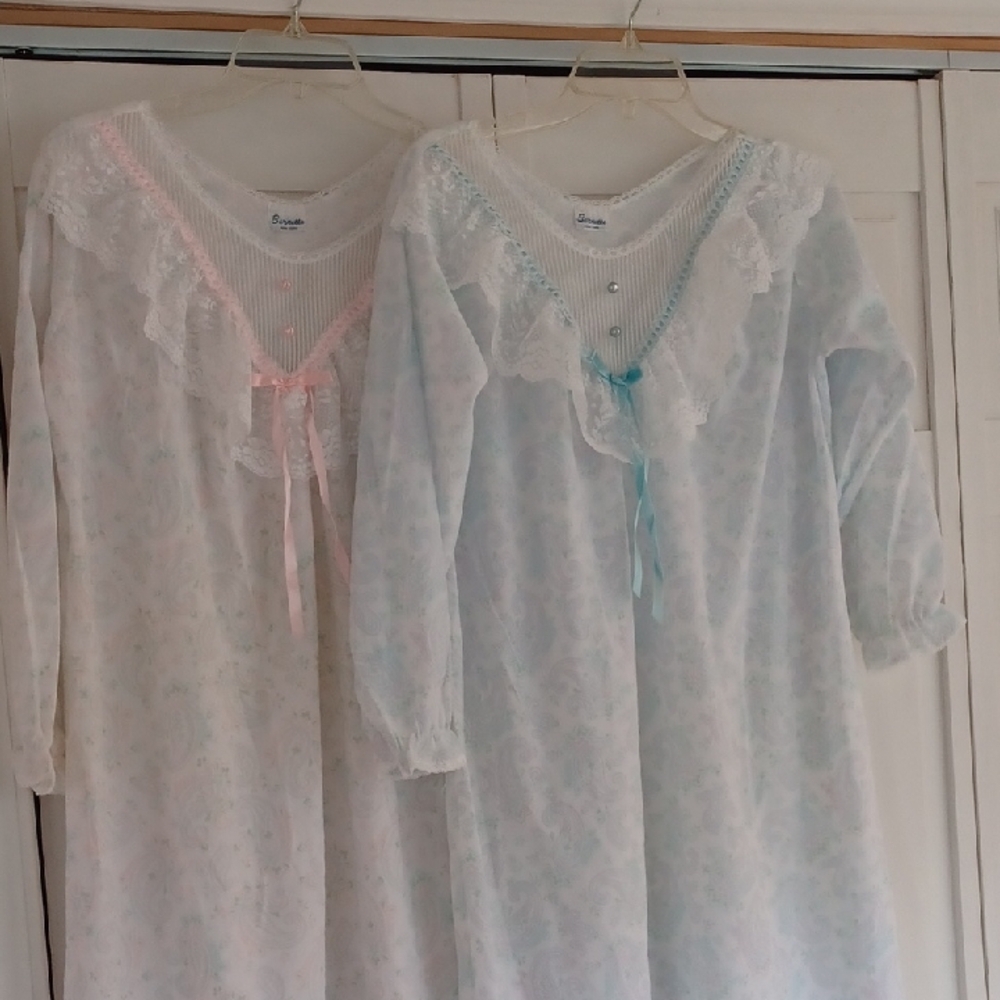 Floral Long Nightgowns with Ribbon Accents Brushed Nylon Size Medium New